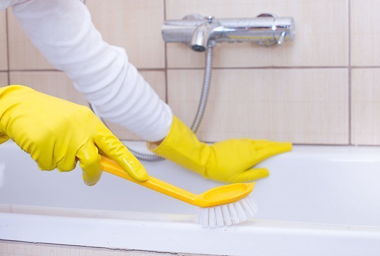 Как очистить акриловую ванну от желтых пятен